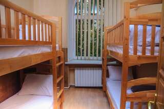 Хостелы Golden Globus Hostel Киев Кровать в стандартном четырехместном номере-2