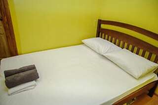 Хостелы Golden Globus Hostel Киев Бюджетный двухместный номер с 1 кроватью-4